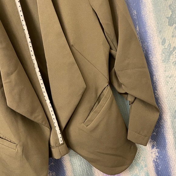 Olive green waterfall blazer size medium - Picture 3 of 5